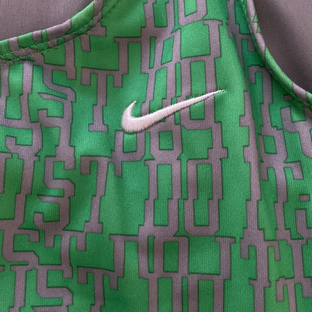 Nike Dri-Fit Razor Back Top - Medium - Picture 7 of 7